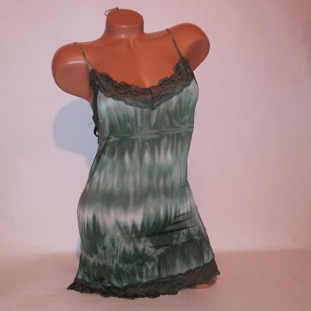 Y2K Camisole Tank Top Kiwi Brand Medium Green Lace Trim